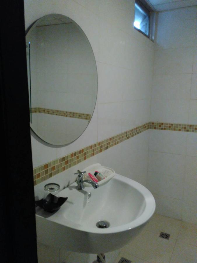 Tongpoon Hotel Bangkok Bagian luar foto