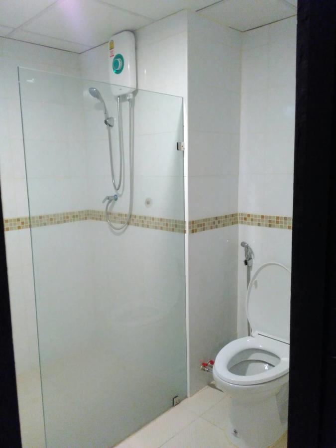 Tongpoon Hotel Bangkok Bagian luar foto