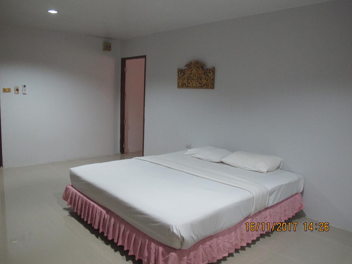 Tongpoon Hotel Bangkok Bagian luar foto