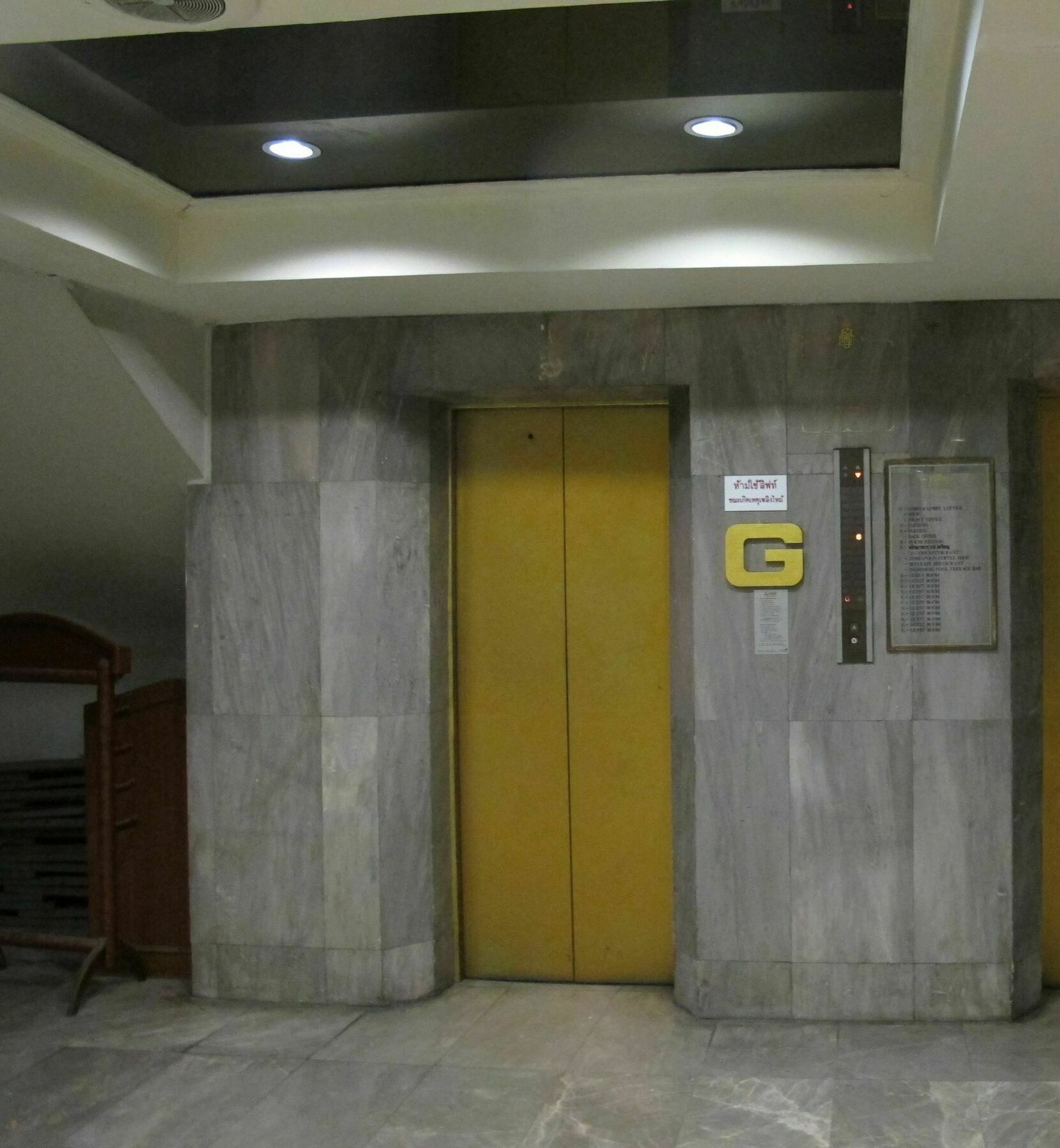 Tongpoon Hotel Bangkok Bagian luar foto
