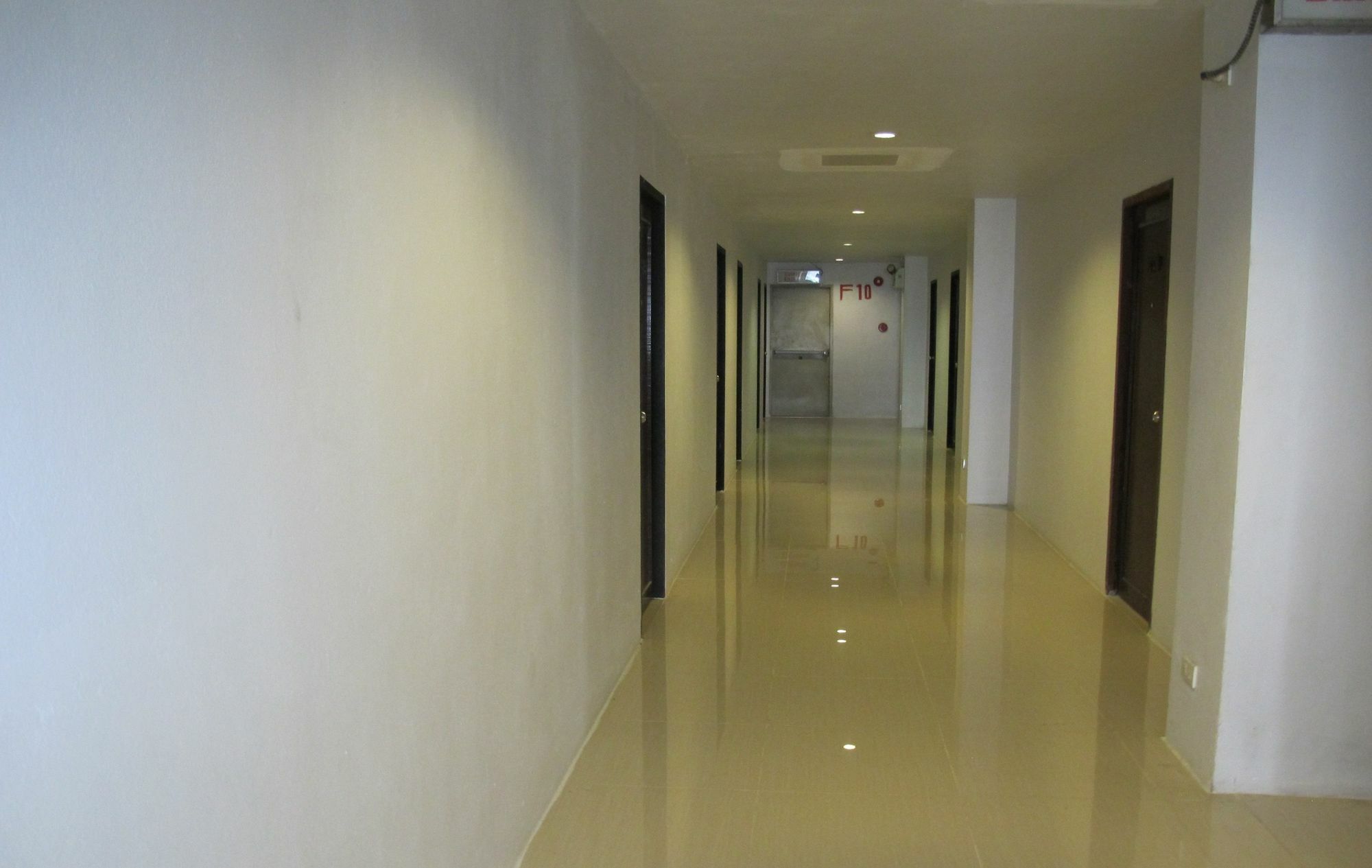 Tongpoon Hotel Bangkok Bagian luar foto